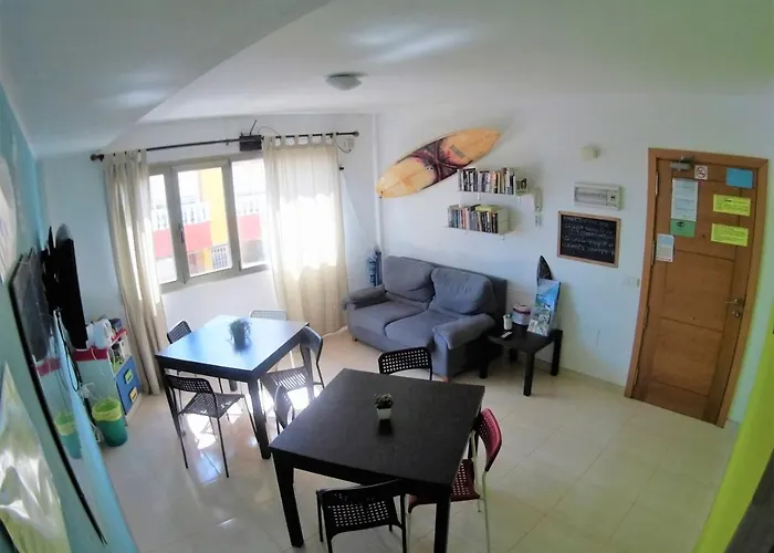 Ostello Apartamento La Marea *